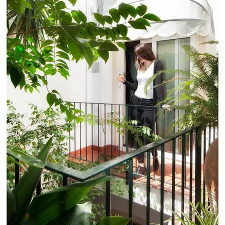 호텔 Ninays