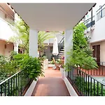 Ninays Hotel