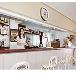 Ninays Hotel