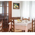 Ninays Hotel