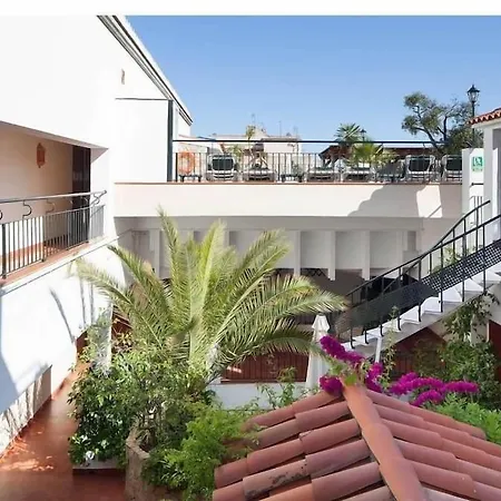 Отель Ninays 2*