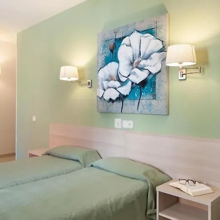 Ninays Hotel
