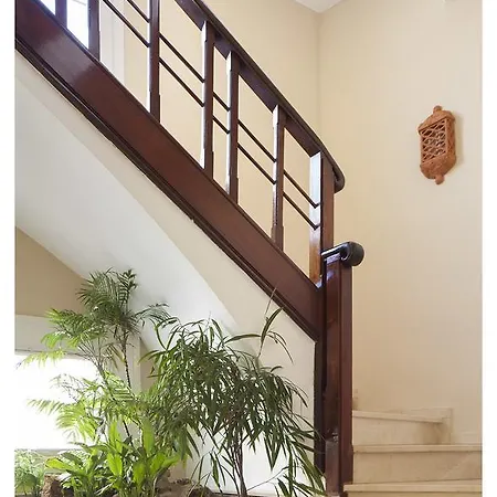 Ninays 2* يوريت دي مار