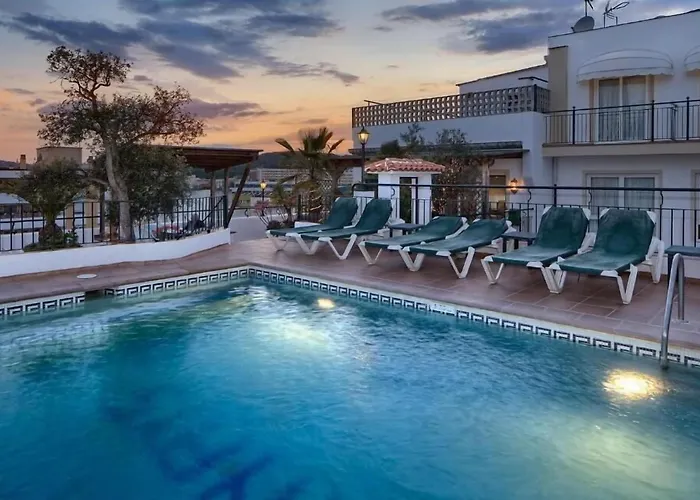 Отель Ninays Льорет-де-Мар