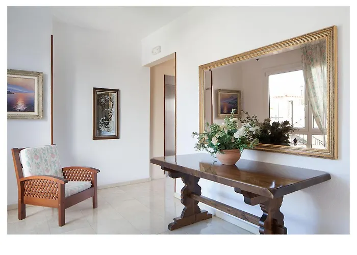 Отель Ninays Льорет-де-Мар